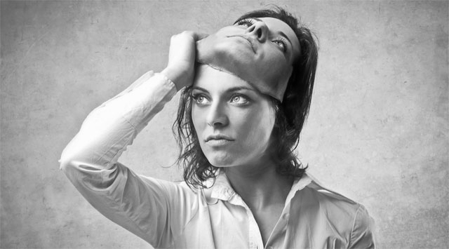 i-disagi-vogliono-eliminare-le-tue-maschere bn